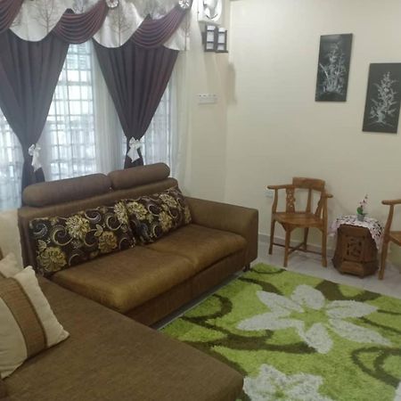 Kh Homestay Comfy N Calm Seri Manjung Exterior photo