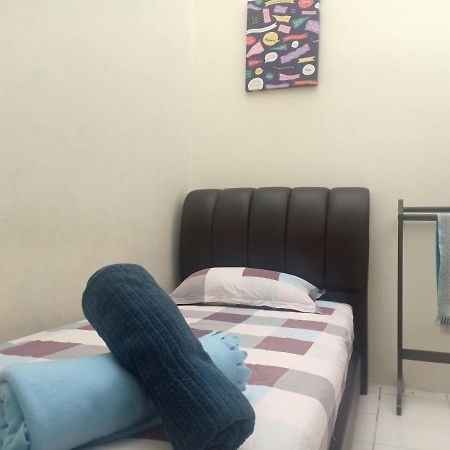 Kh Homestay Comfy N Calm Seri Manjung Exterior photo