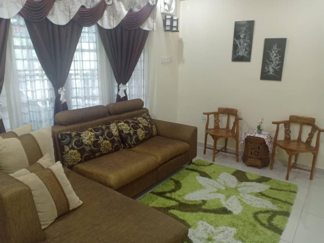 Kh Homestay Comfy N Calm Seri Manjung Exterior photo