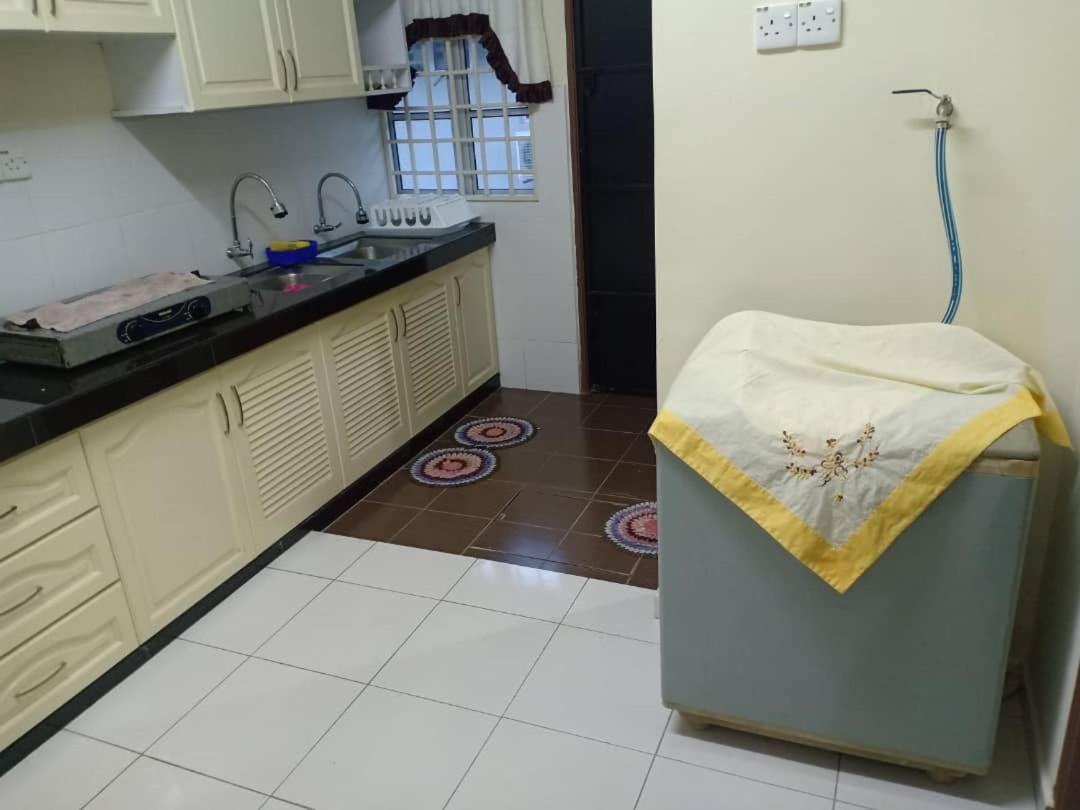 Kh Homestay Comfy N Calm Seri Manjung Exterior photo
