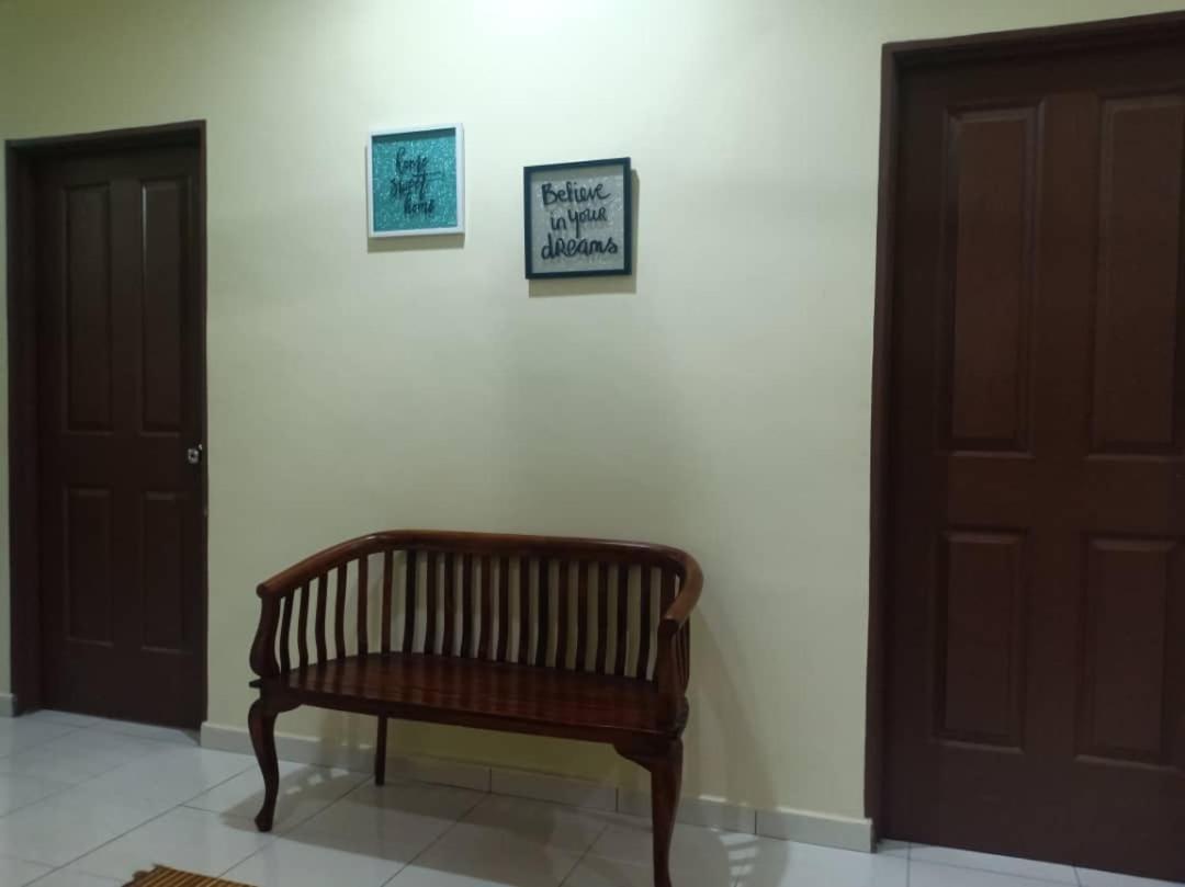 Kh Homestay Comfy N Calm Seri Manjung Exterior photo