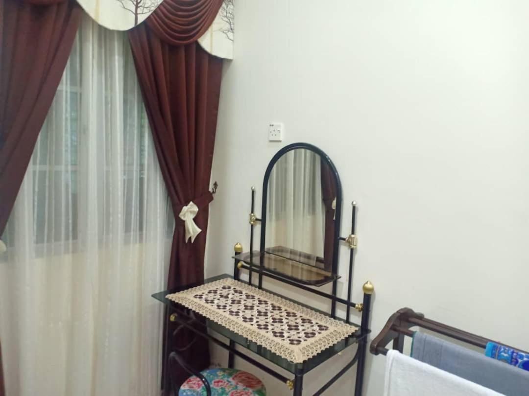 Kh Homestay Comfy N Calm Seri Manjung Exterior photo