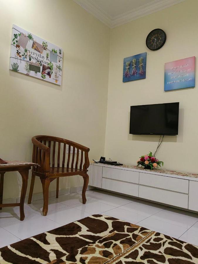 Kh Homestay Comfy N Calm Seri Manjung Exterior photo